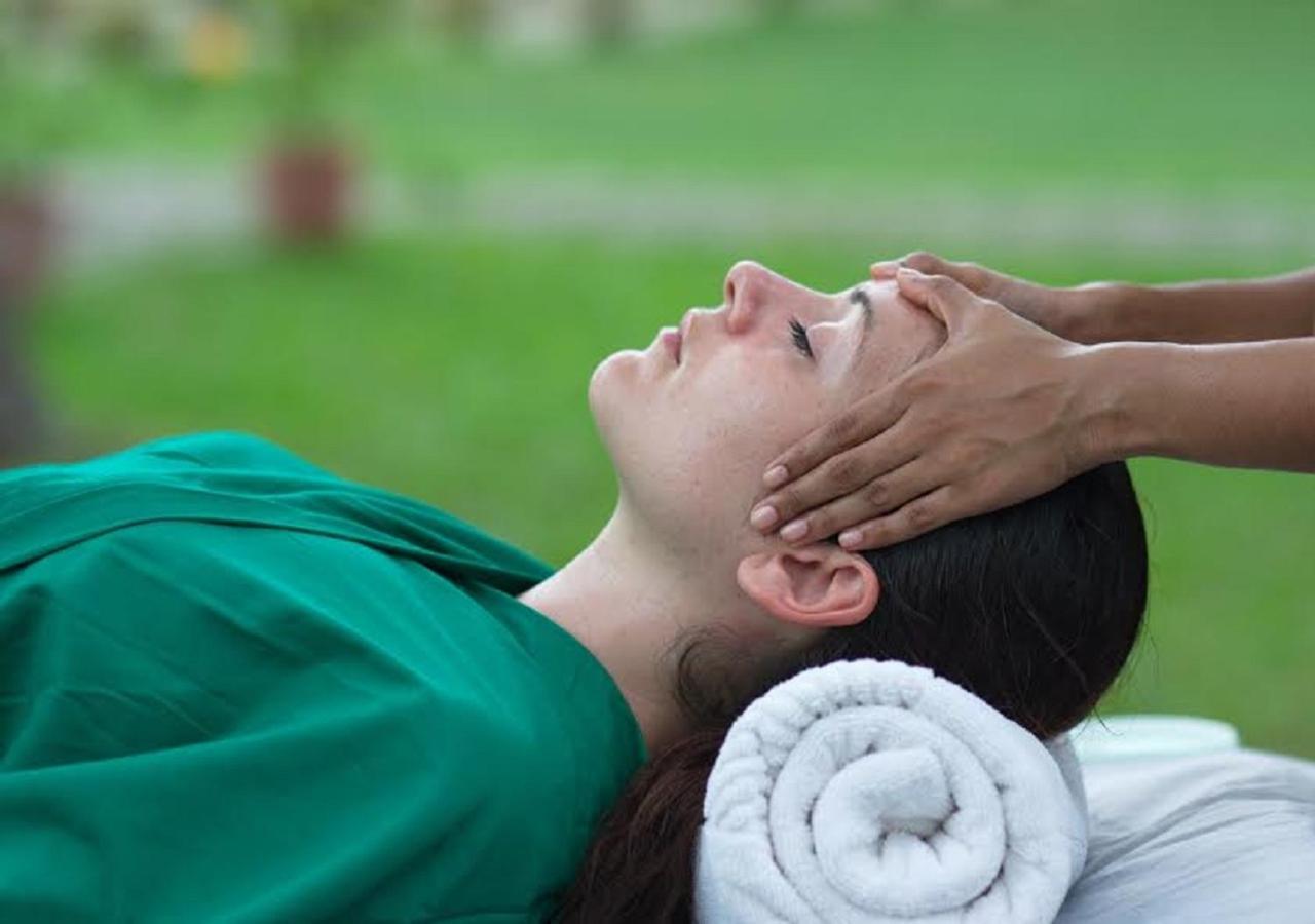 Ayursoma Ayurveda Royal Retreat Hotel โกวาลัม ภายนอก รูปภาพ